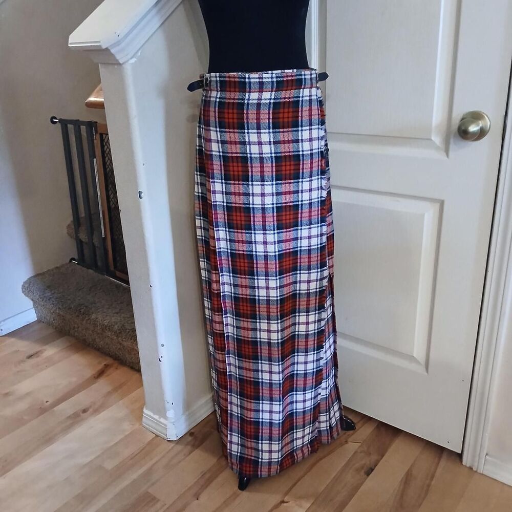 Vintage 70s Scottish Heritage Tartan Pleated Maxi Wrap Leather Buckle Kilt Skirt